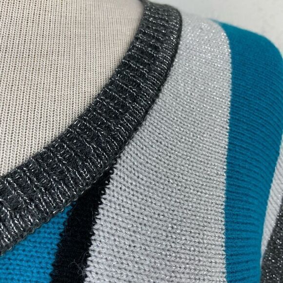 NWT Ellen Tracy Poncho Style Sweater Top Size M/L - Picture 3 of 8